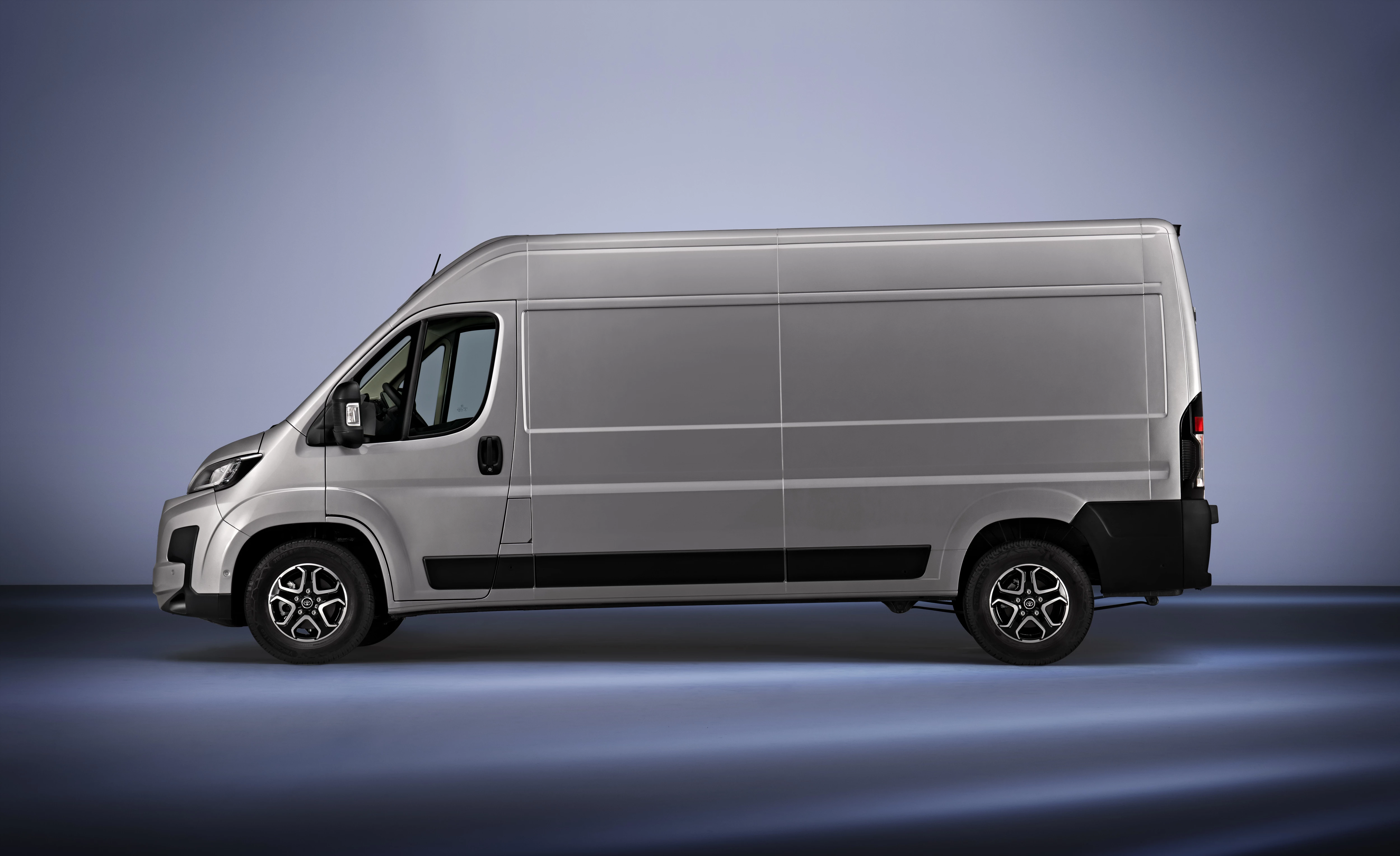 News Landing Image New Toyota PROACE MAX Completes Toyota Professional Line-Up