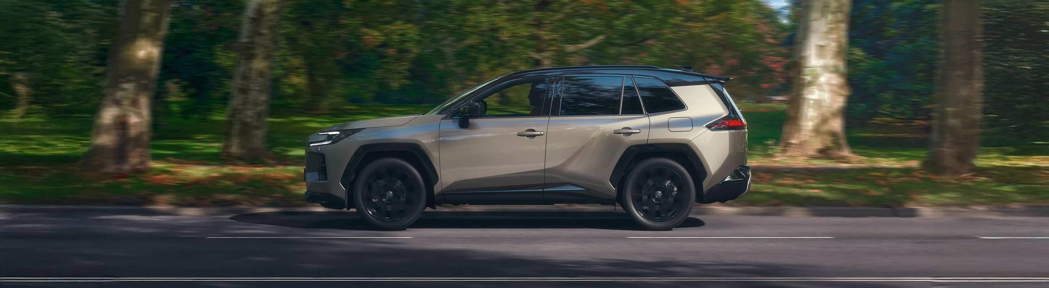Benefits Cover Image RAV4 changes through the time and gets more elegant!